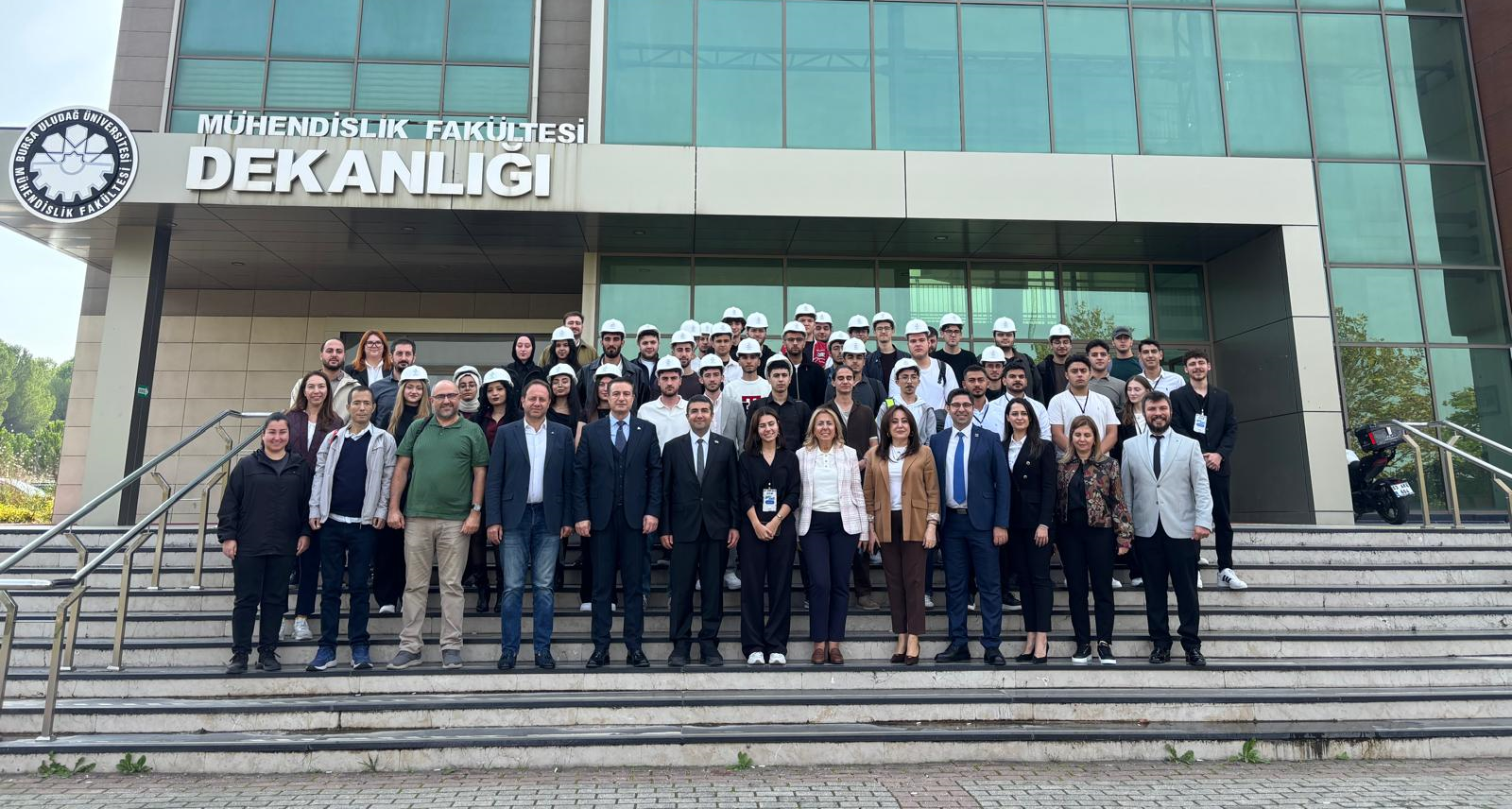 İnşaat Mühendisliği Bölümümüzde Açılış Dersi ve Baret Takma Töreni Gerçekleştirildi